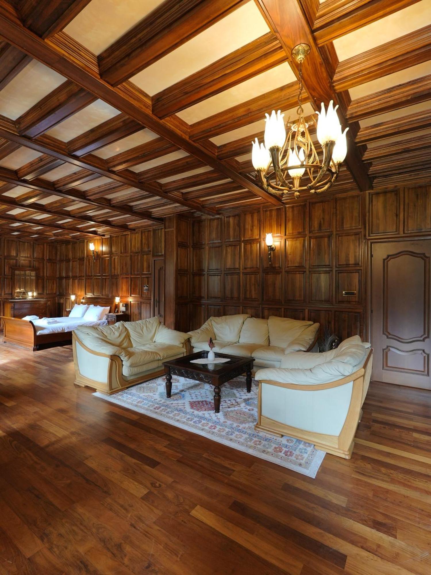 The Castle - Your Unique Way Of Retreat Borowec Zewnętrze zdjęcie